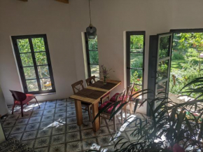 Отель La Molina - casas independientes en naturaleza excepcional  Сетениль-Де-Лас-Бодегас